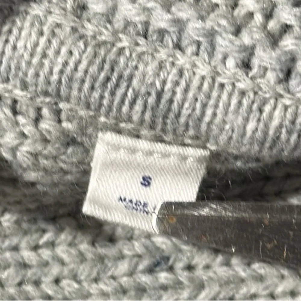 Faux-Fur Trim Cable-Knit‎ Poncho Color: Heather Grey kids size small (1773)